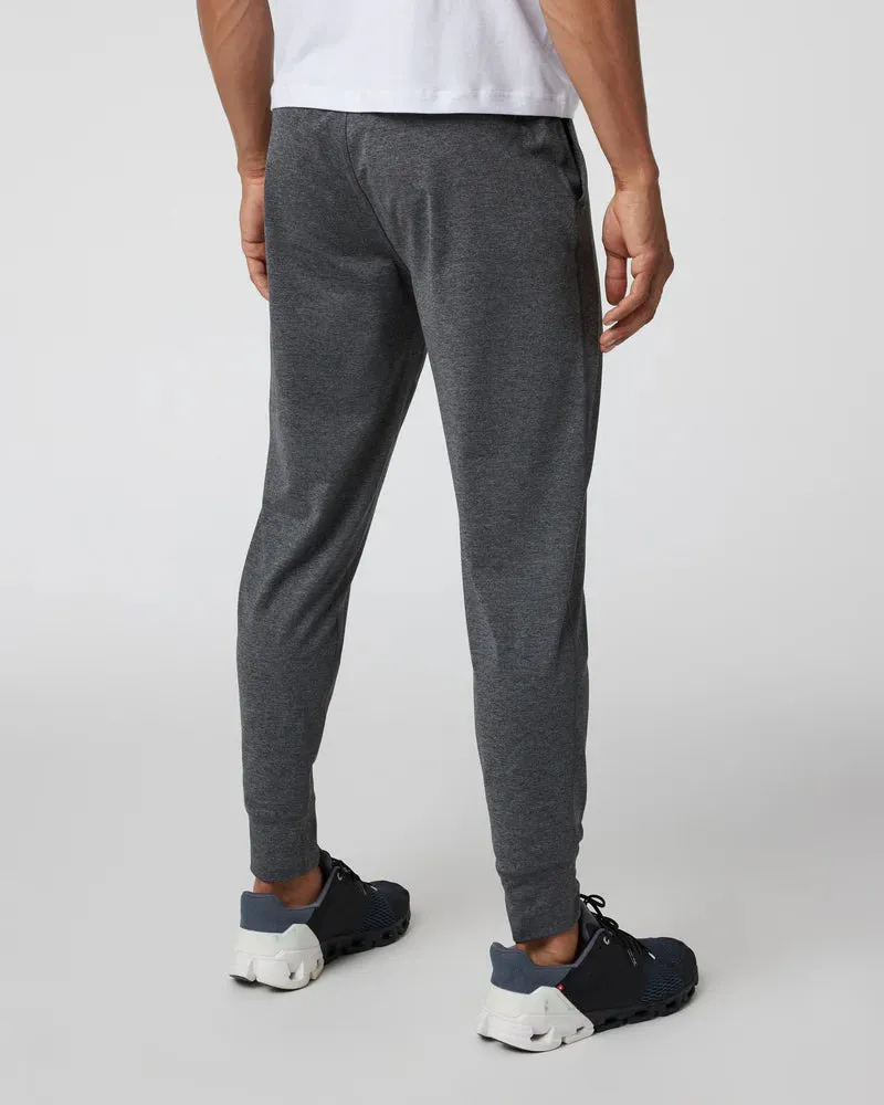 vuori Men's 28" Sunday Performance Jogger in Charcoal Heather