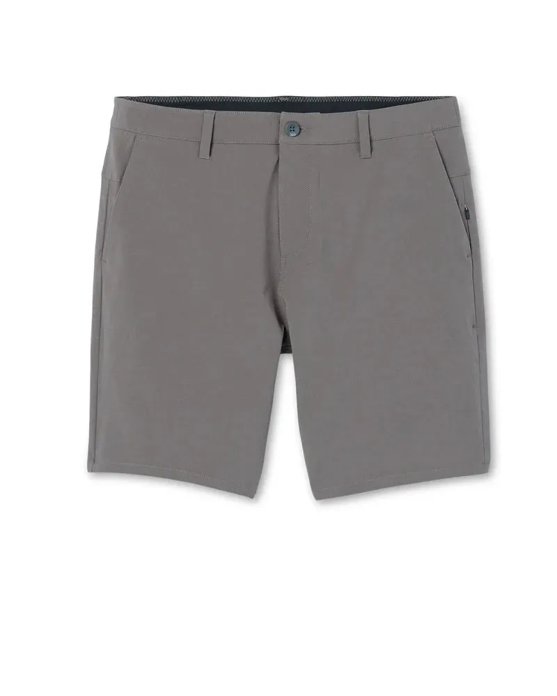 vuori Men's Aim Short in Warm Grey