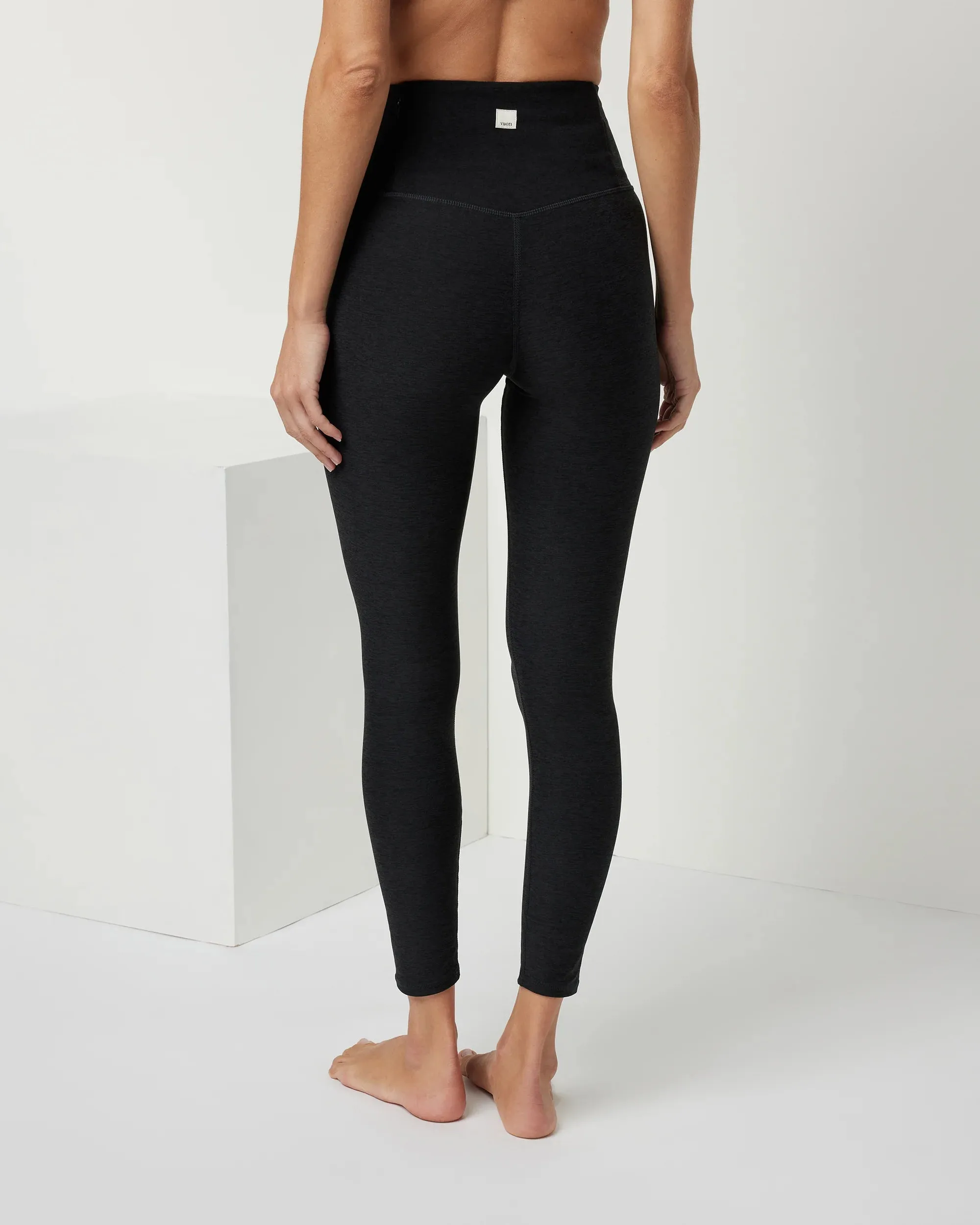 vuori Women's Clean Elevation Legging in Heather Black