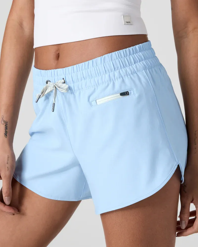 vuori Women's Clementine 4" Short 2.0 in Surf