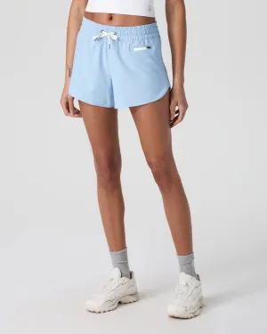 vuori Women's Clementine 4" Short 2.0 in Surf
