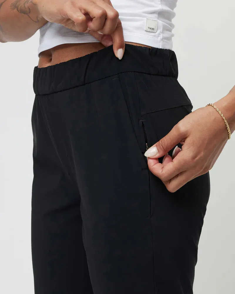 vuori Women's Miles Ankle Pant in Black
