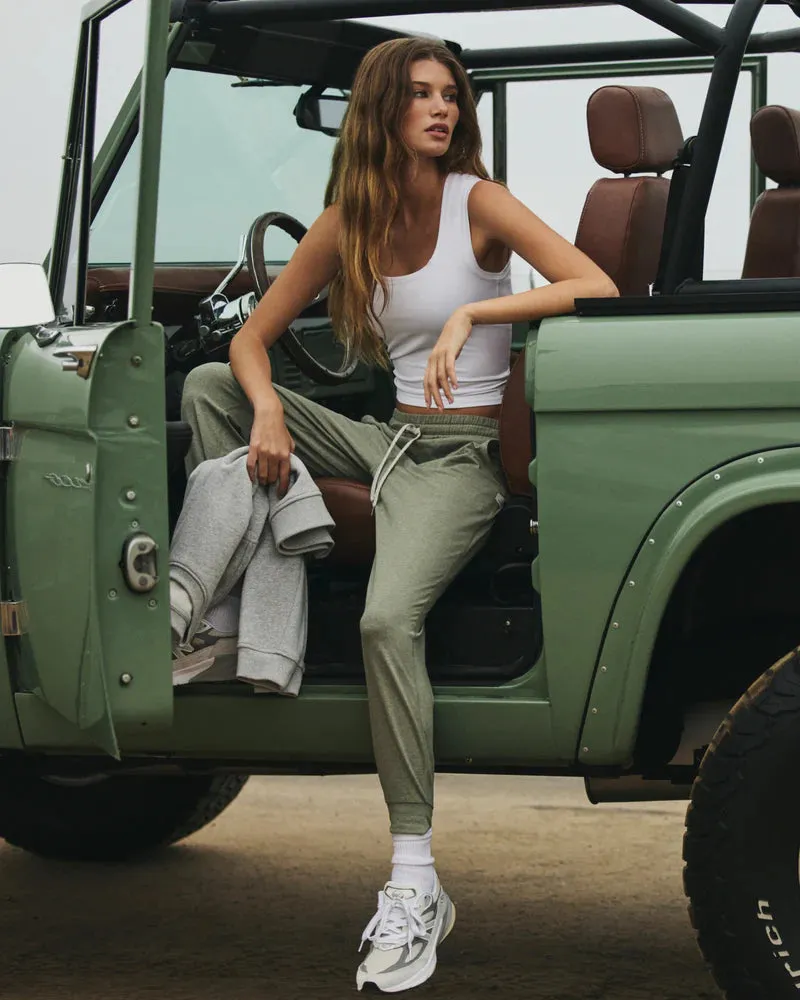 vuori Women's Performance Jogger in Laurel Heather