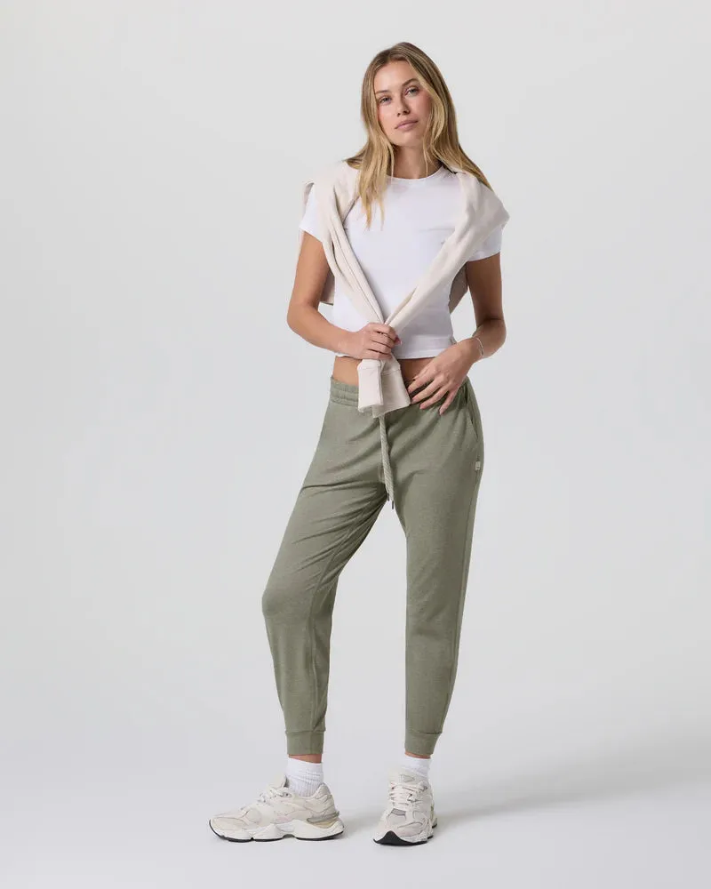 vuori Women's Performance Jogger in Laurel Heather