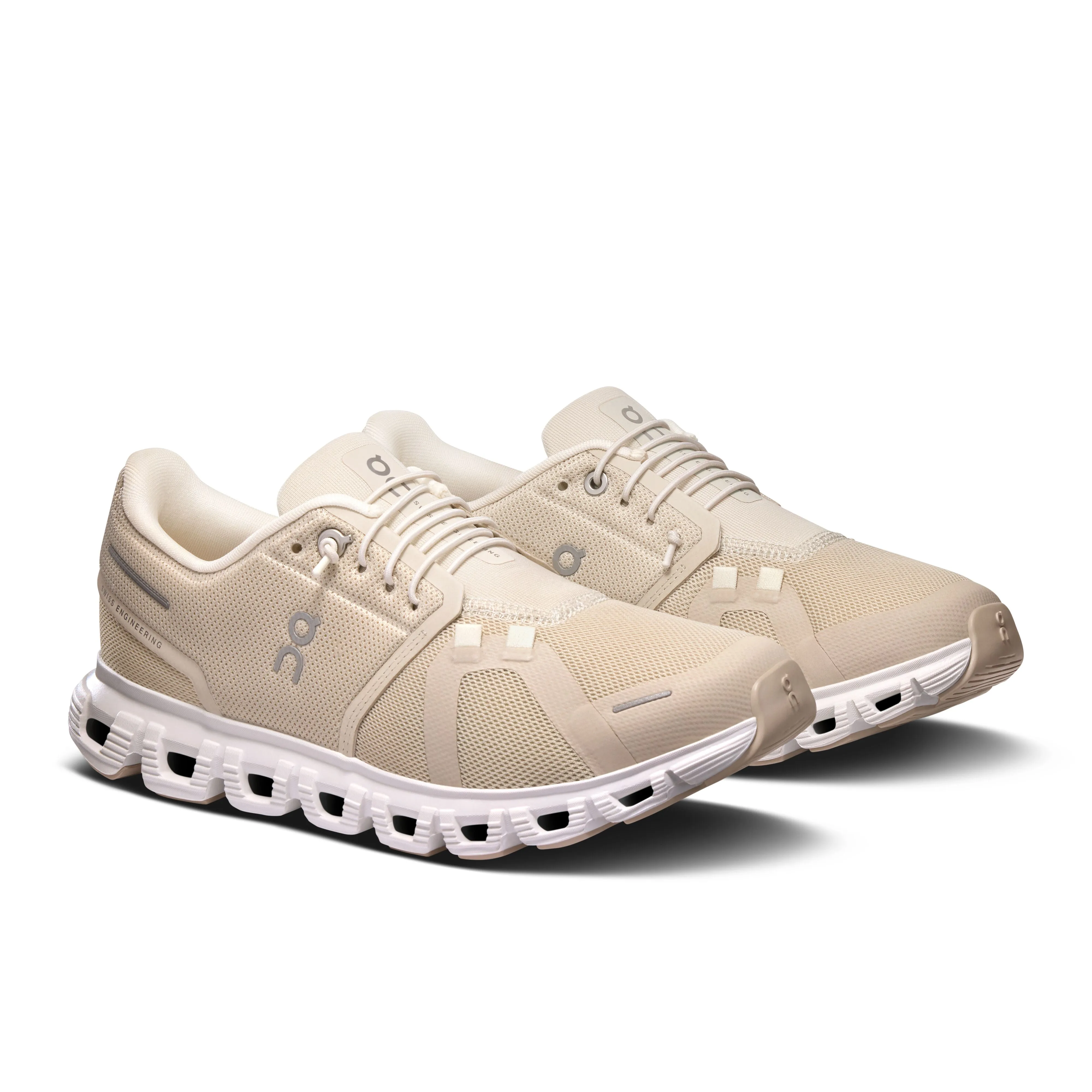 Women's On Cloud 6 Running Shoe in Pearl | White